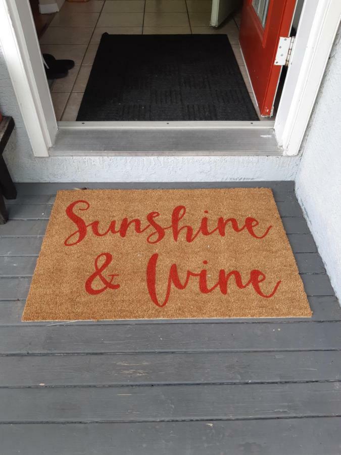 Hotel Sunshine And Wine Loft Penticton Exterior foto